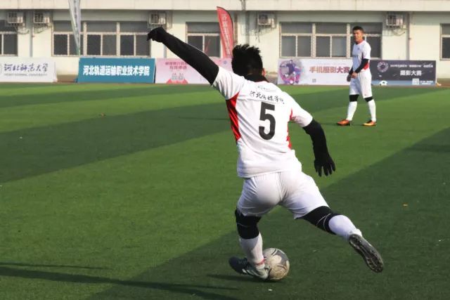 加内特：麦克丹未来必将获最佳防守球员称号